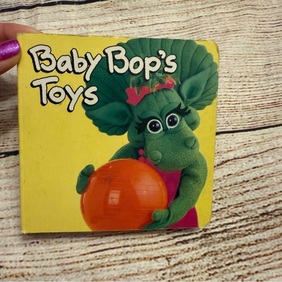 Baby Bop's Toys Board Book Infant Toddler 1993 Vintage Barney - Picture 1 of 8